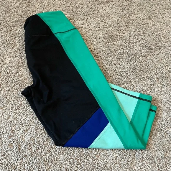 Victoria secret sport capri leggings medium inseam 16” - Picture 4 of 4